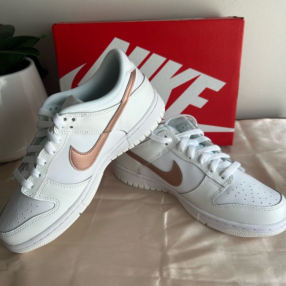 Nike Dunk low Size Us7Y/Eu40 - Picture 1 of 10